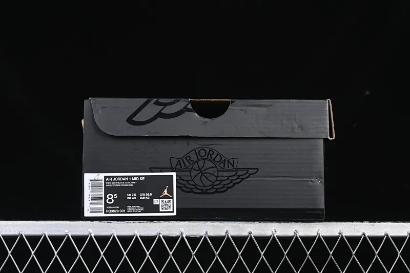 All categories Air Jordan Jordan series basketball shoes Air Jordan 1 Mid Air Jordan 1 Mid "Casa 93" white, gray and brown color Zhongbang basketball shoes HQ3829-001